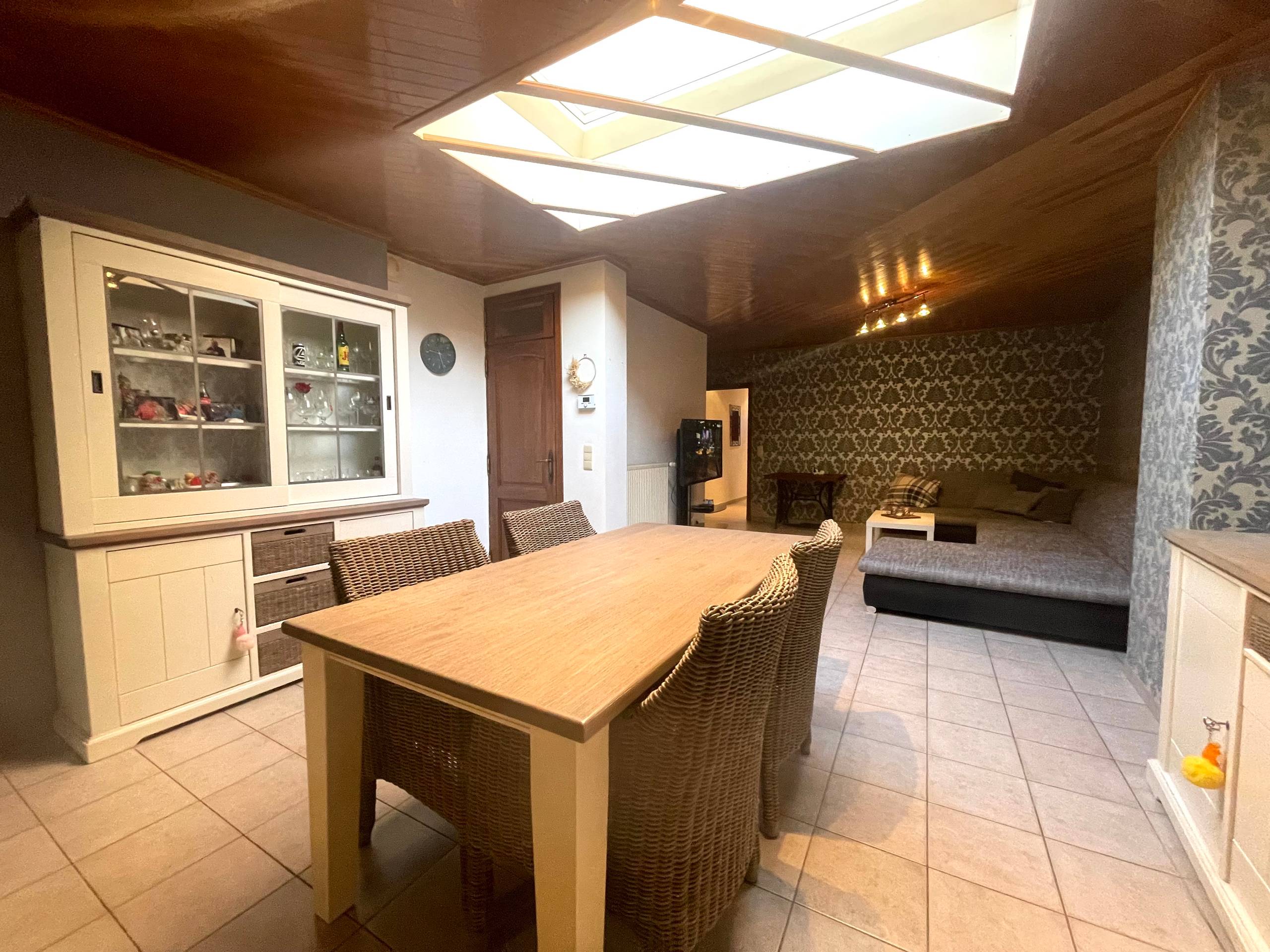 Ruime woning met 5 slaapkamers nabij centrum Menen - foto 5