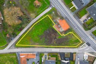 Contacteer Bruno voor meer inlichtingen, 0495/12.20.64 of per mail bruno@cornelis-partners.be.Deze bouwgrond van 1681m² in het charmante Kruisem...