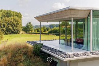 The Box – Architecturale klasse met panoramische vergezichten over het Pajottenland.Op een perceel van ca. 2.847 m², verscholen in een doodlopende...