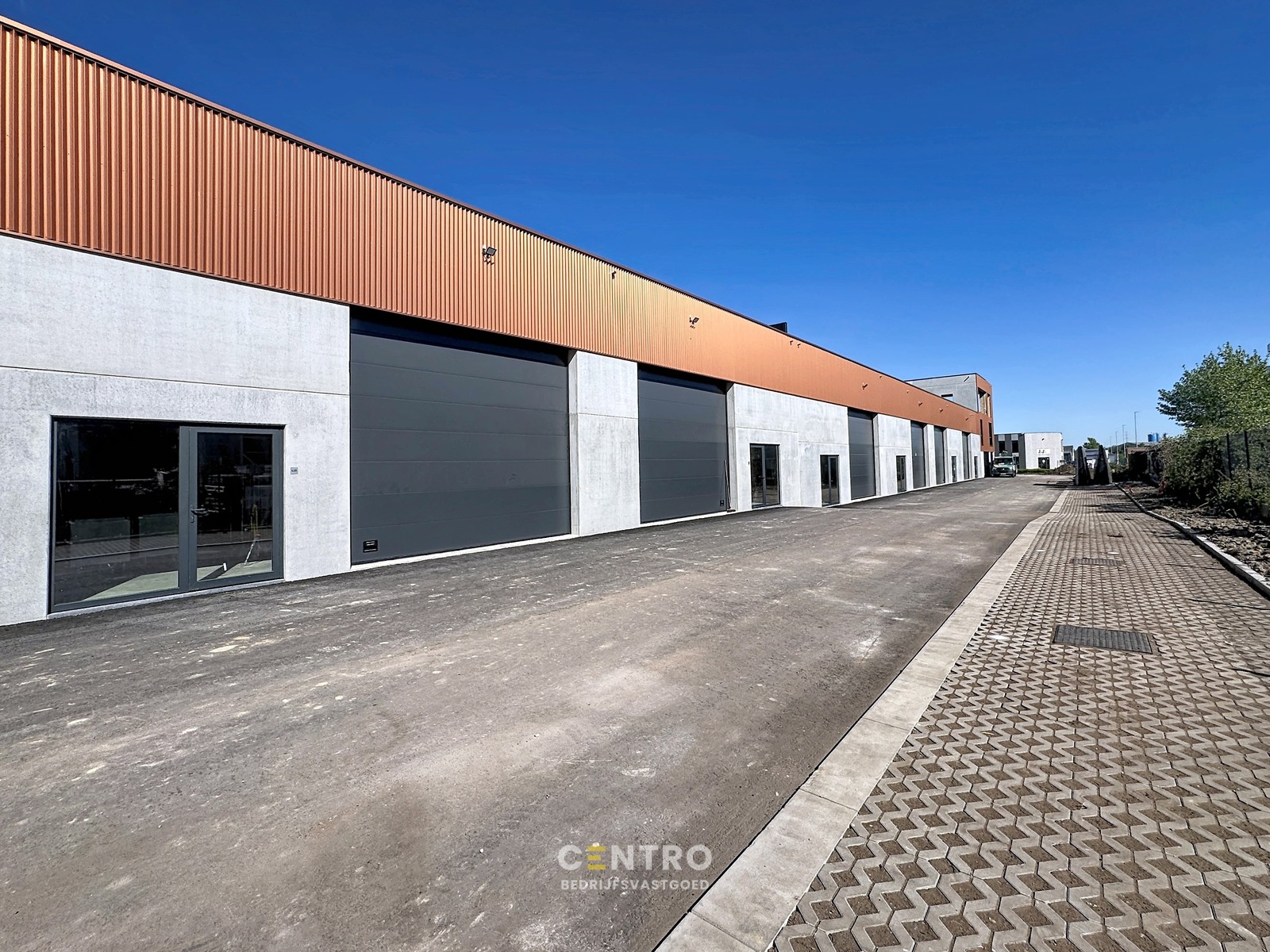 NB MAGAZIJN (167m²) inclusief 1 private PARKEERPLAATS op industriezone "Schatting" te Zedelgem - foto 5