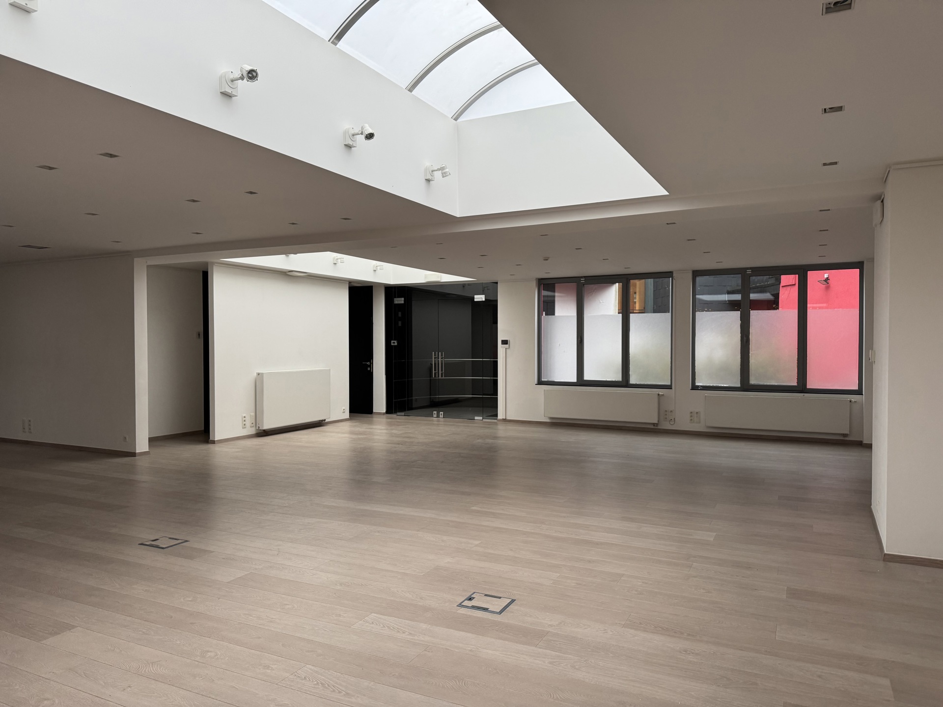 Kantoor te huur 450m² - Stéphanieplein 6 - foto 4