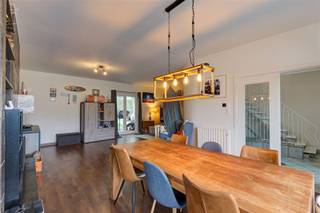 ENKEL VOOR INVESTEERDERS! The Doggy Shop blijft gewoon open! Deze opbrengsteigendom is centraal gelegen net over de grens van Lier. Zowel de woning...