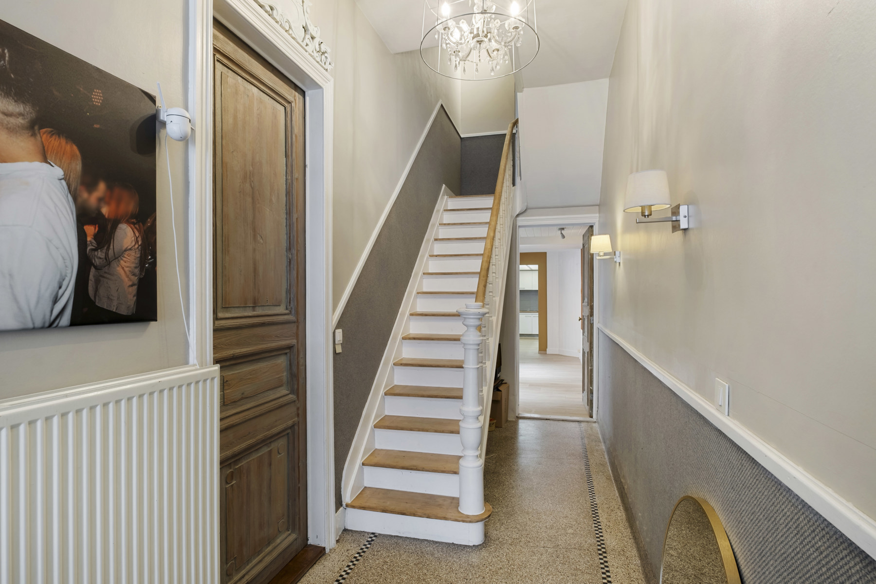 Ruim gerenoveerd herenhuis in Oostende. - foto 2