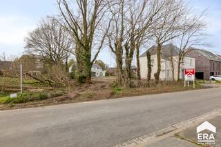 Mooie bouwgrond (682m²) met 17 meter aan de straat te koop in Houthalen-Helchteren.Centraal en rustig gelegen in midden Limburg...
