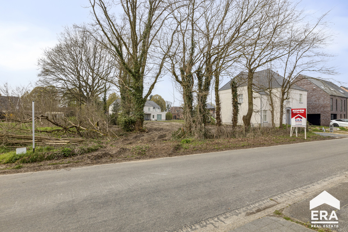 Mooie bouwgrond (682m²) met 17m aan de straat! - foto 1