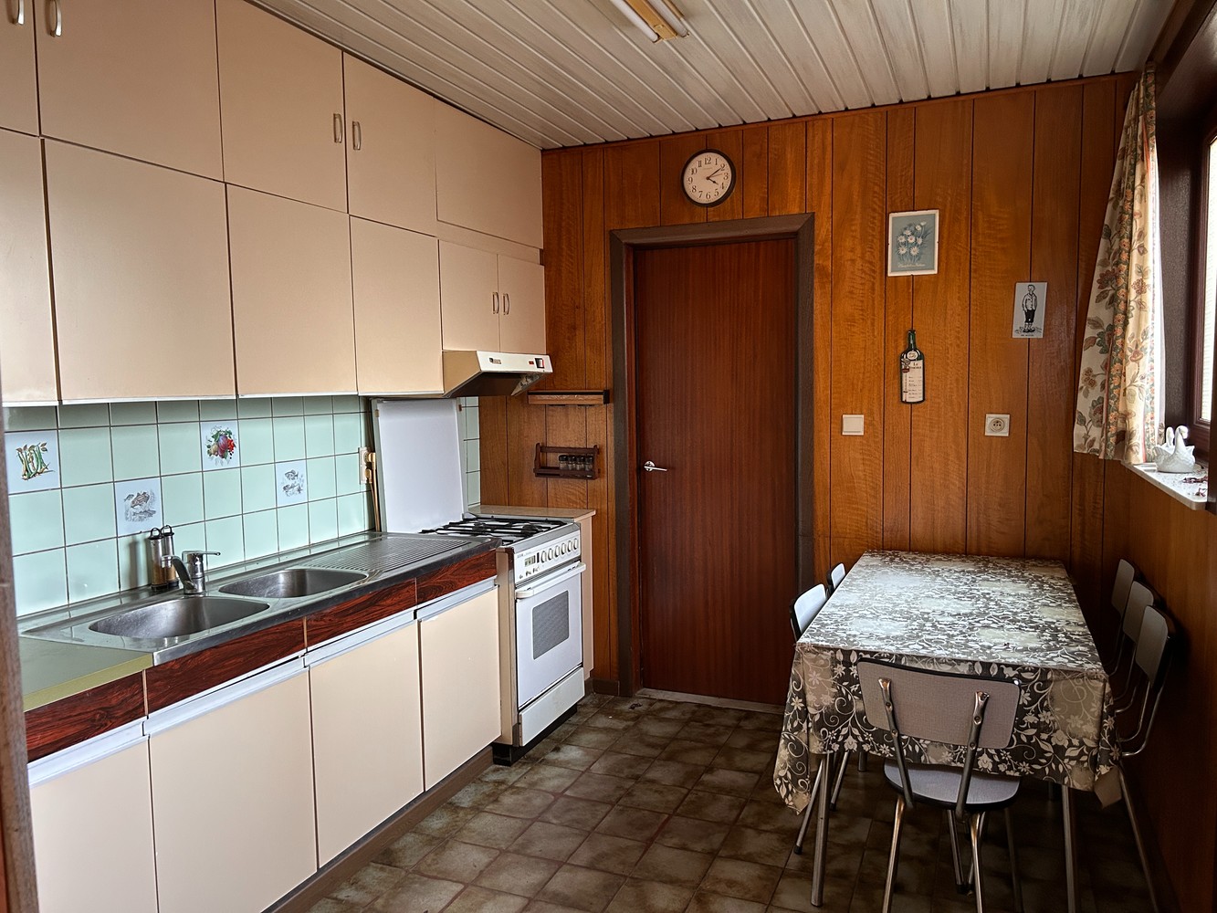 Te renoveren solide woning met veel potentieel op centrale ligging in Brasschaat - foto 5