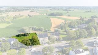 Op zoek naar een prachtig gelegen hoekperceel te Buggenhout? Dan kan deze villagrond gelegen op een centrale locatie, met een uitstekende verbinding naar Brussel, Antwerpen en Gent. Niettemin geniet je hier van rust en groen, met in de buurt het Buggenhout-bos. Winkels, scholen, openbaar vervoer, je hebt er alles binnen handbereik. Deze bouwgrond heeft een oppervlakte 1.130 m² en geen bouwverplichting. Voor meer info bel naar Hyboma op 051/480 980.