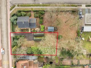 Bent u op zoek naar een geschikte locatie om uw woonproject te verwezenlijken? Dit perceel van 8a biedt een uitstekende opportuniteit om uw...