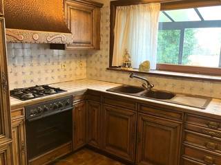 Gezinswoning met polyvalent gelijkvloers in hartje Ninove. Deze woning biedt het comfort voor een gezin dat centraal wilt wonen. Op de 1ste...