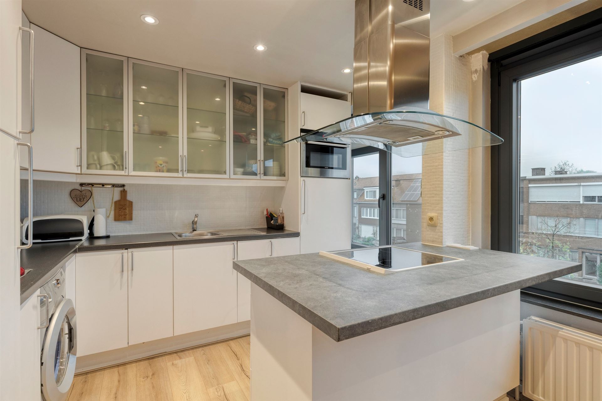 Instapklaar appartement van 78 m² met twee slpk's te Ekeren! - foto 5