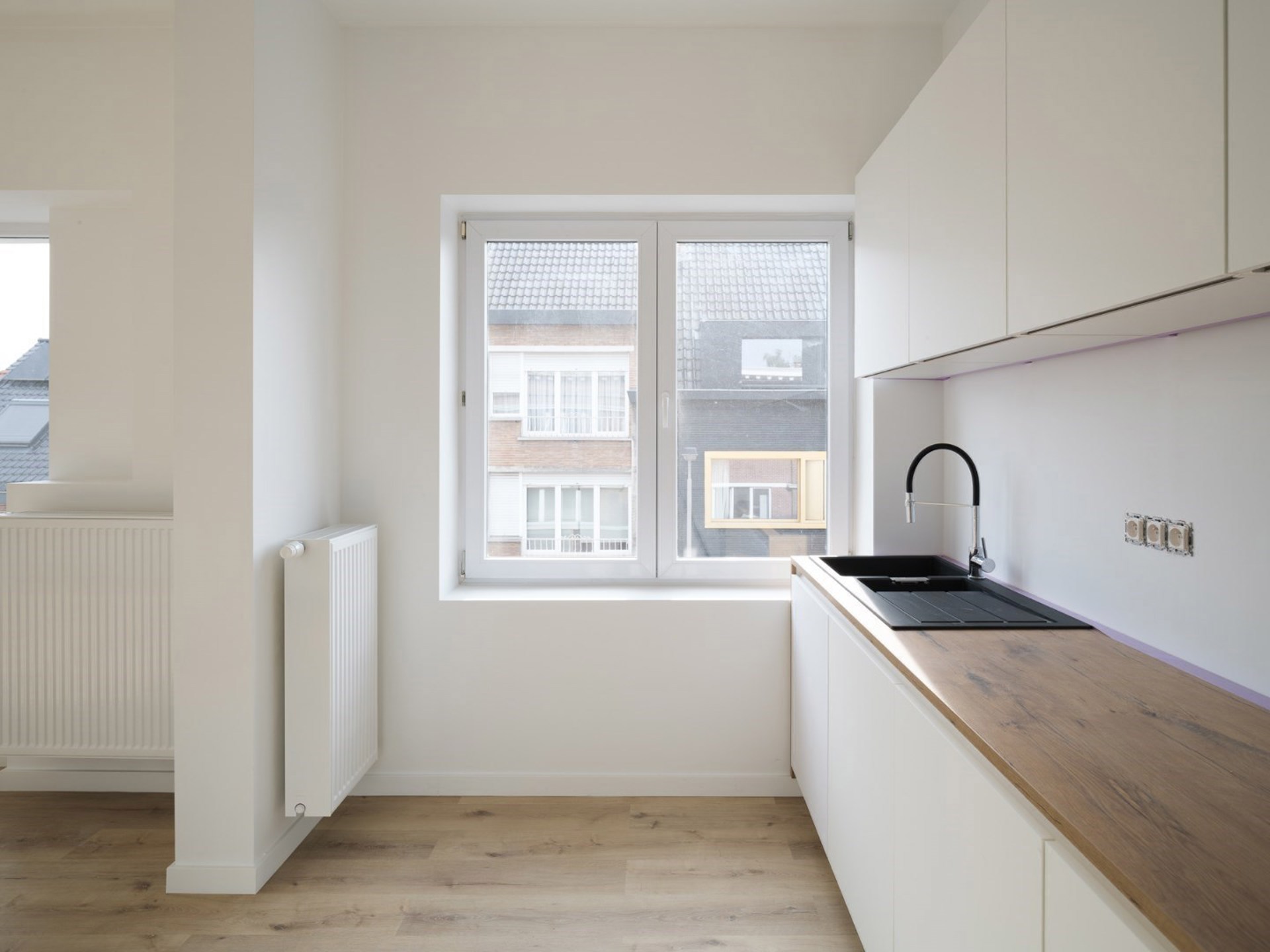 Gerenoveerde woning met 2 slaapkamers te Sint-Amandsberg - foto 4