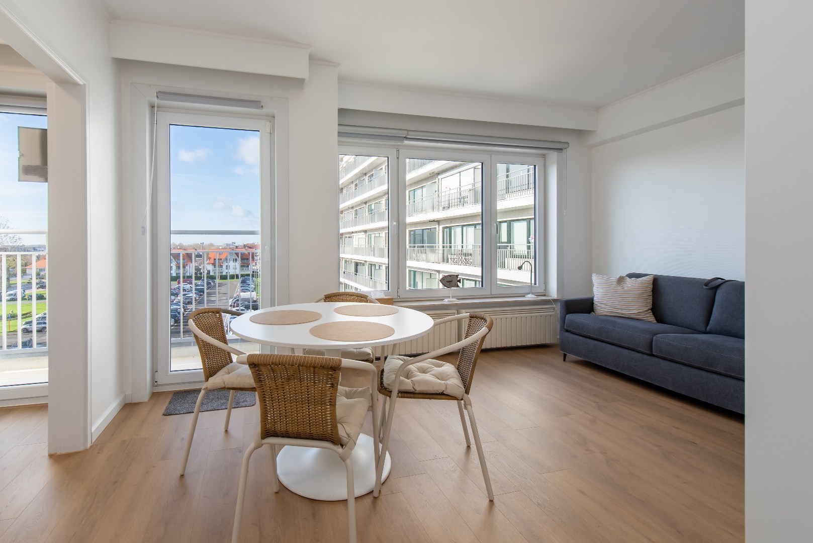 Mooi vernieuwde studio gelegen op de vierde verdieping met zonneterras - foto 1