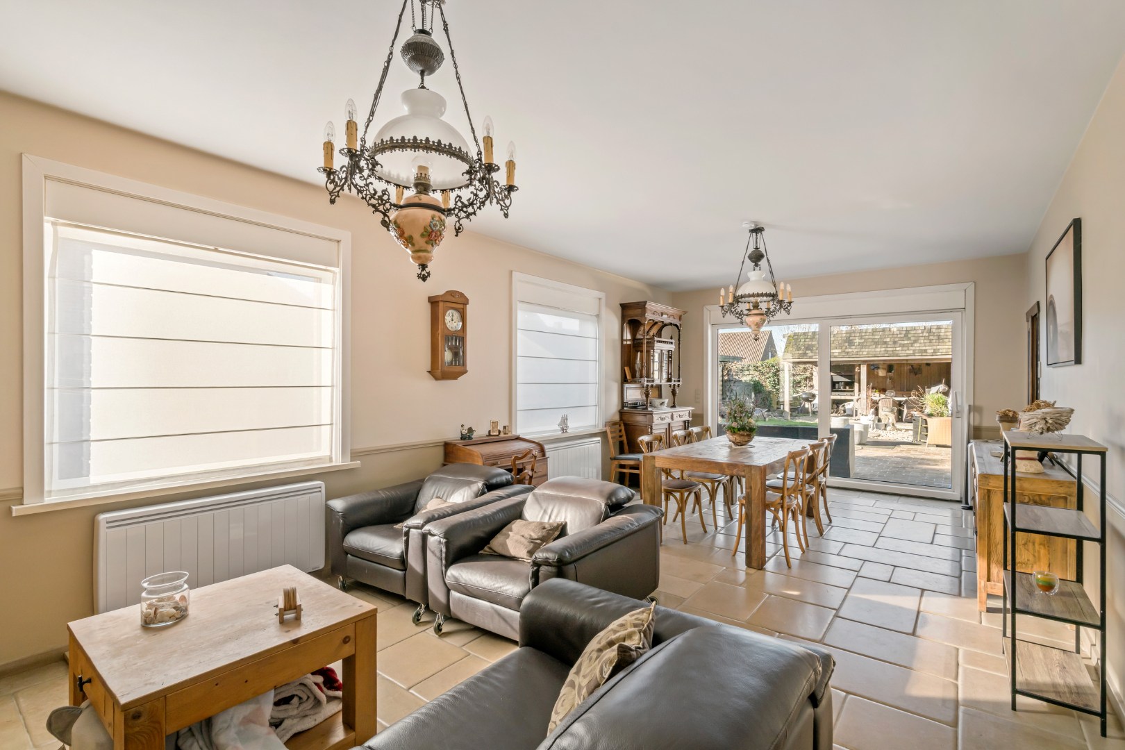 Ready-to-move-in house with 4 bedrooms, garage, and garden in Sint-Eloois-Winkel (Ledegem) - photo 2