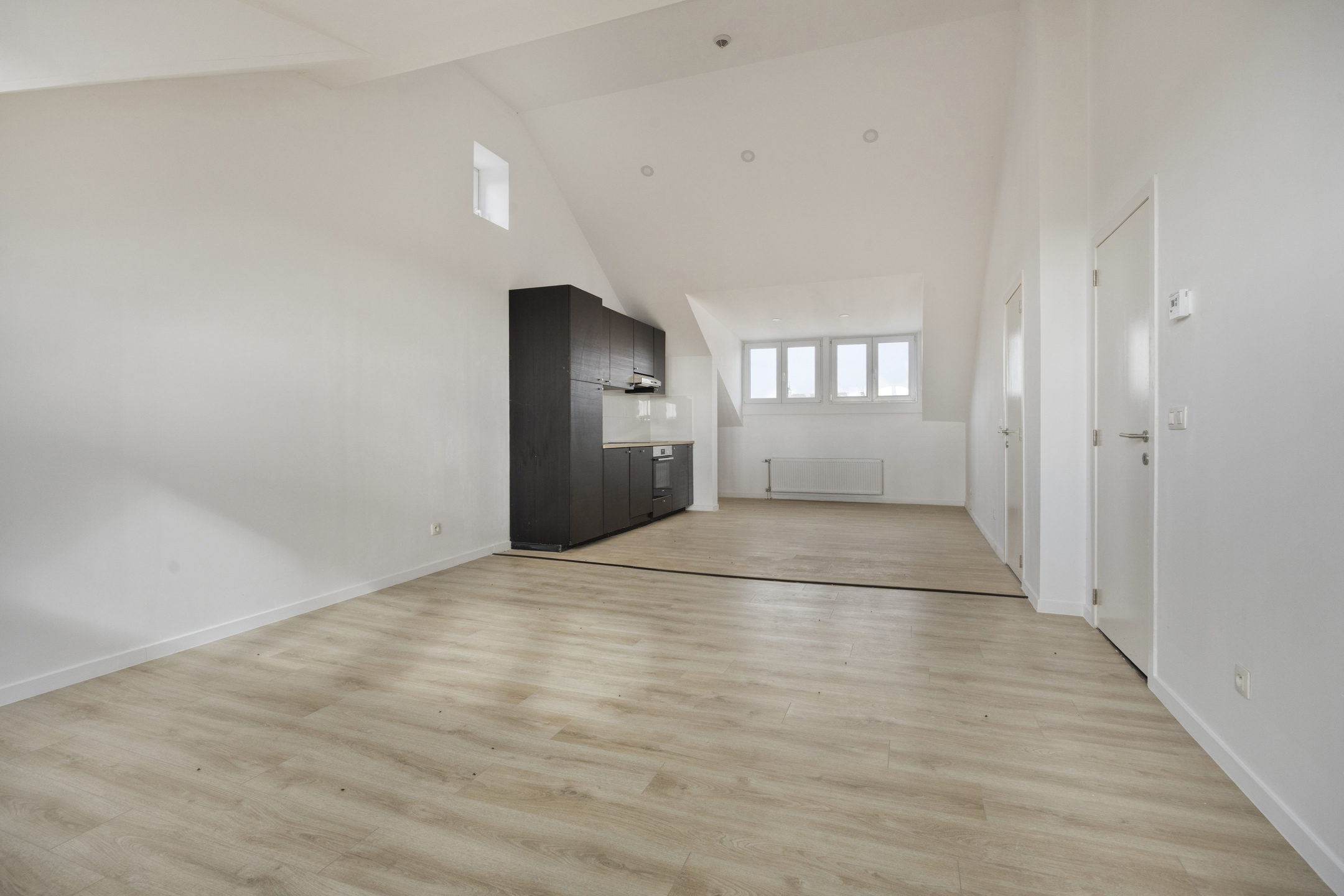 Gerenoveerde penthouse met 2 slaapkamers te centrum Tienen - foto 4