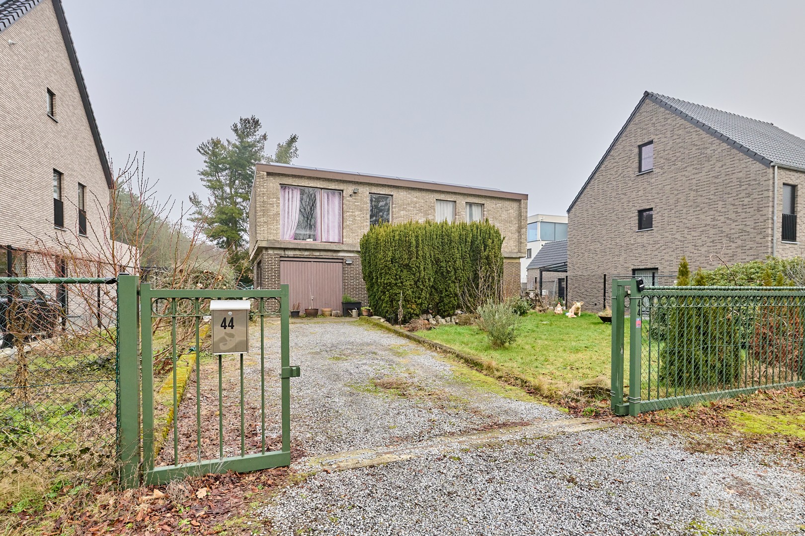 Te renoveren gezinswoning met 5 slaapkamers een perceel van 780 m² in Lommel - foto 2