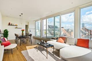 Op de bovenste verdieping van een kleinschalig gebouw (slechts 3 appartementen) in de Antwerpsestraat te Boom, bevindt zich dit recent en...