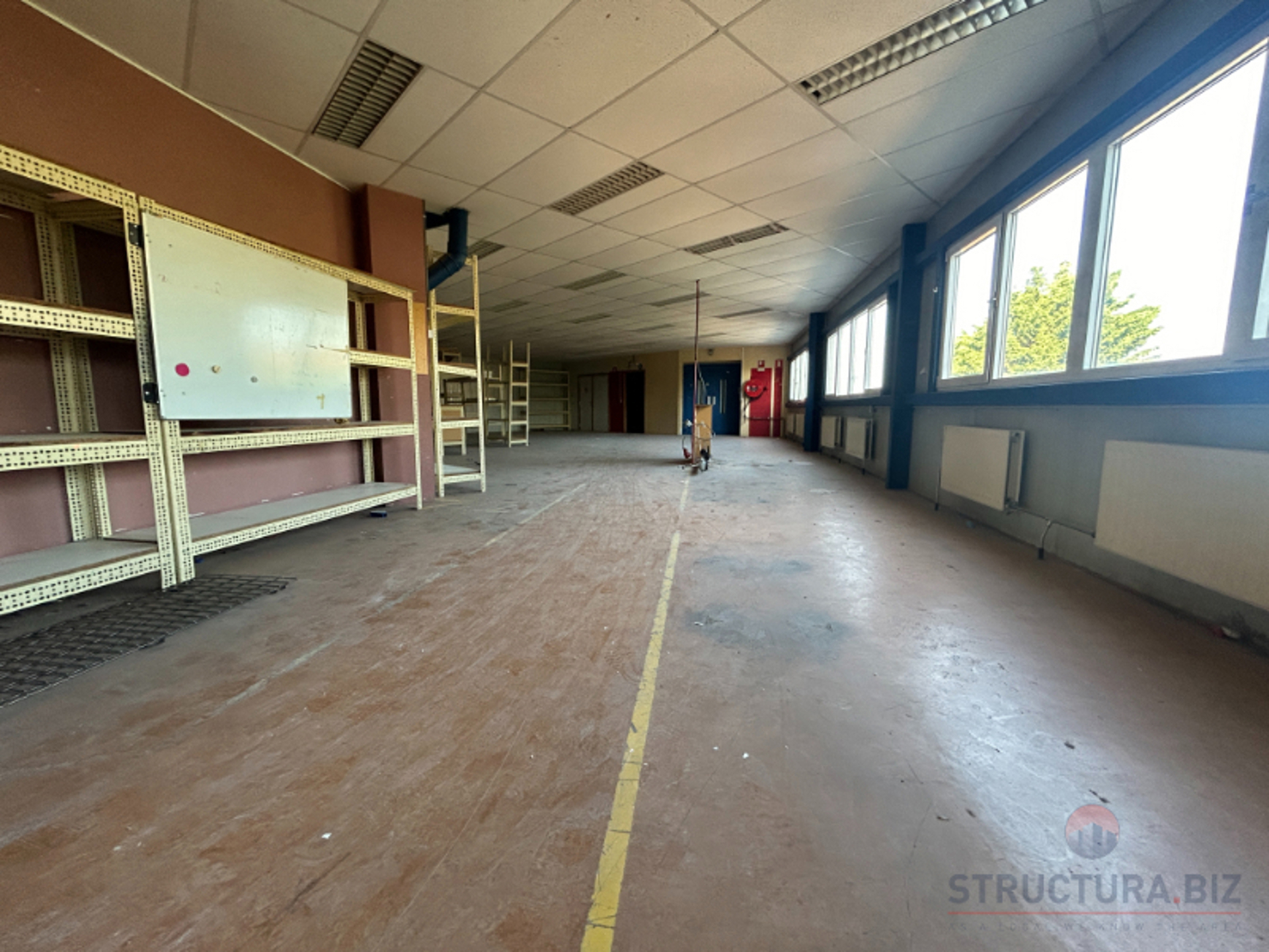 Veelzijdige commerciële ruimte van 750 m² te huur - foto 5