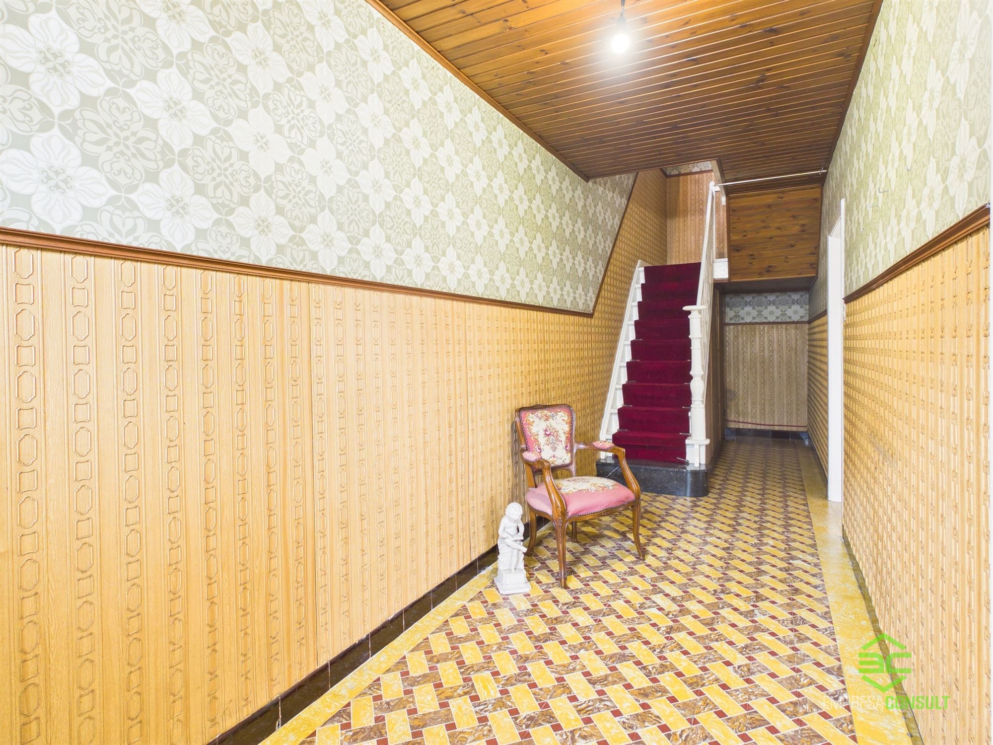 Centraal gelegen te renoveren woning met 3/5slpk! - foto 4