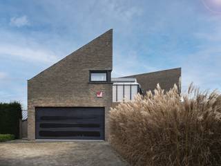 Brutalistische woning ‘Haerick’, gebouwd in 1976 naar ontwerp van architecten Xavier De Wulf en Johan De Vos.  Voor meer informatie, mail naar...