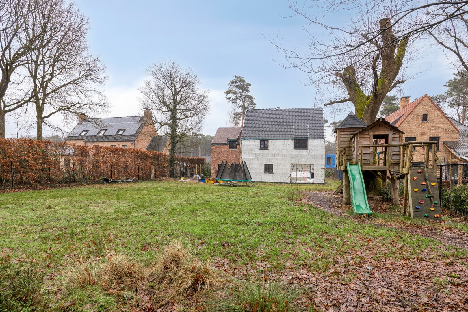 Ruime af te werken villa op een perceel van 1.663 m2 met vergund bijgebouw - foto 3