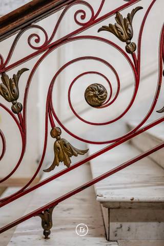 Op een uitzonderlijke locatie in het hart van Brugge, op korte wandelafstand van de grote markt, bevindt zich dit indrukwekkende en te...
