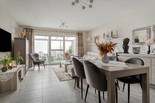 Ben je op zoek een recent gelijkvloers appartement met 2 slaapkamers en garage? Zoek niet verder! Dit appartement te Wichelsesteenweg 43 bus 1,...