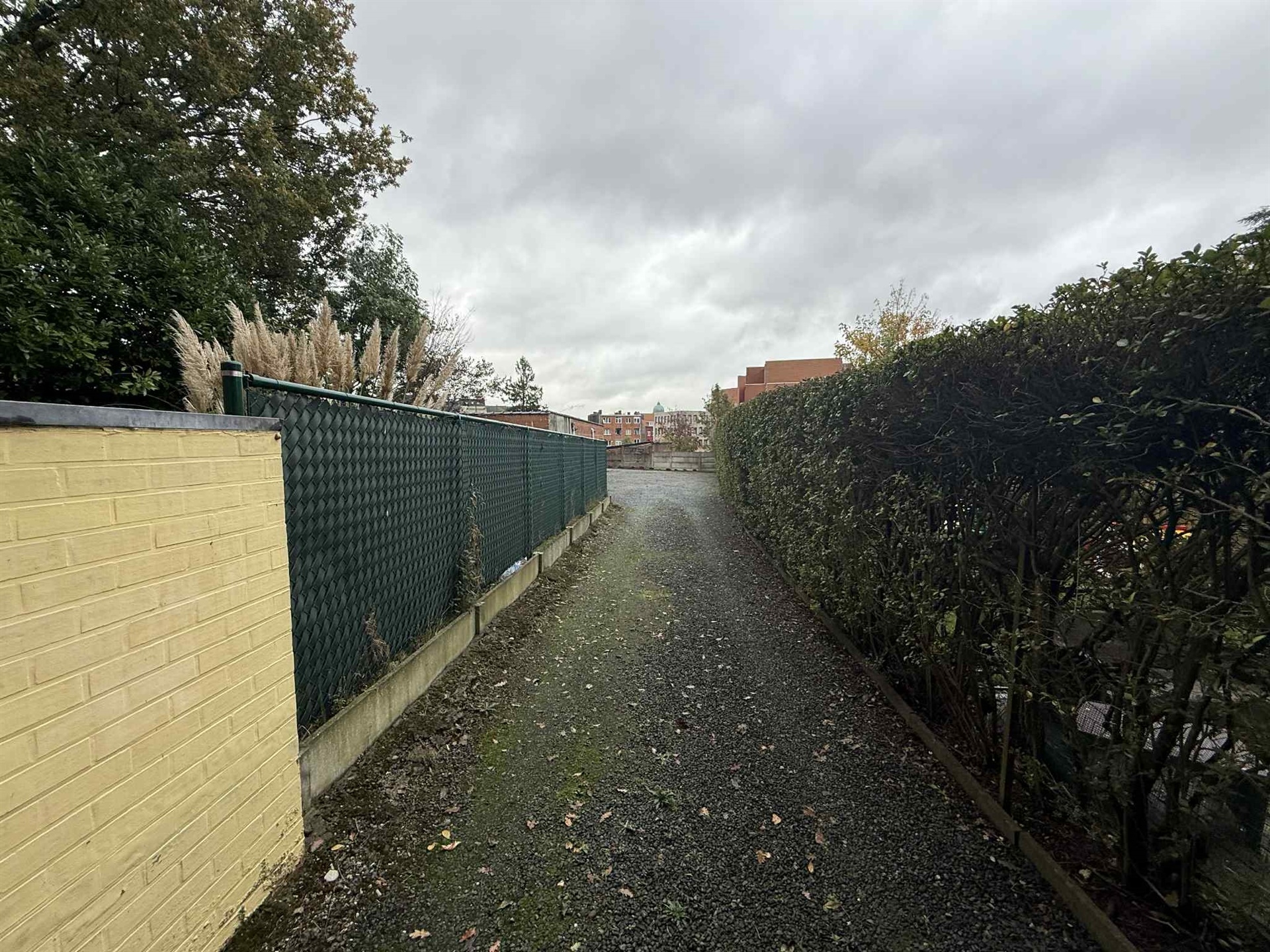 Garage for rent in Berchem-Sainte-Agathe with 2 bedrooms - photo 5