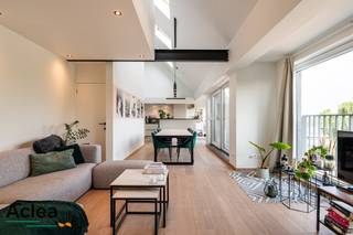 In het centrum van Kaprijke vind je dit ruime en lichtrijke duplex-appartement met een bewoonbare oppervlakte van maar liefst 130 m². Het werd...