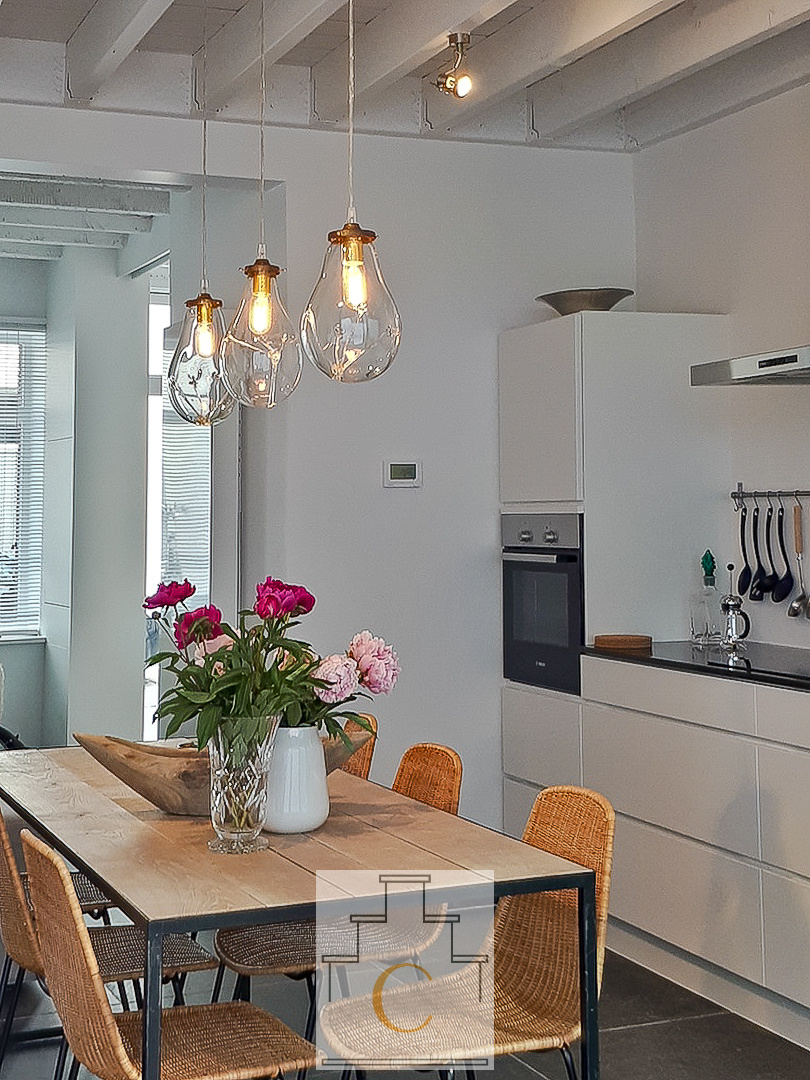 Trendy stadswoning - totaalrenovatie, strakke lijnen en een keitof terras - topligging Moerstraat - foto 2