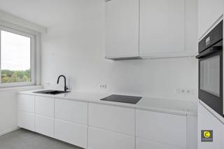Ontdek dit prachtige appartement in het hart van Deurne, perfect gelegen voor wie op zoek is naar comfort en gemak. Met een bewoonbare oppervlakte...