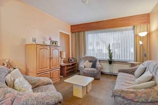 In één van de meest gegeerde straten van Zwijndrecht, de rustige en residentiële Kapellenkouter, bevindt zich deze te renoveren halfopen bebouwing...