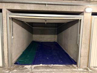 Afgesloten garagebox te koop in residentie Binnentuin in de Stormestraat/Meersstraat in Waregem. De residentie is gelegen op een toplocatie, op...