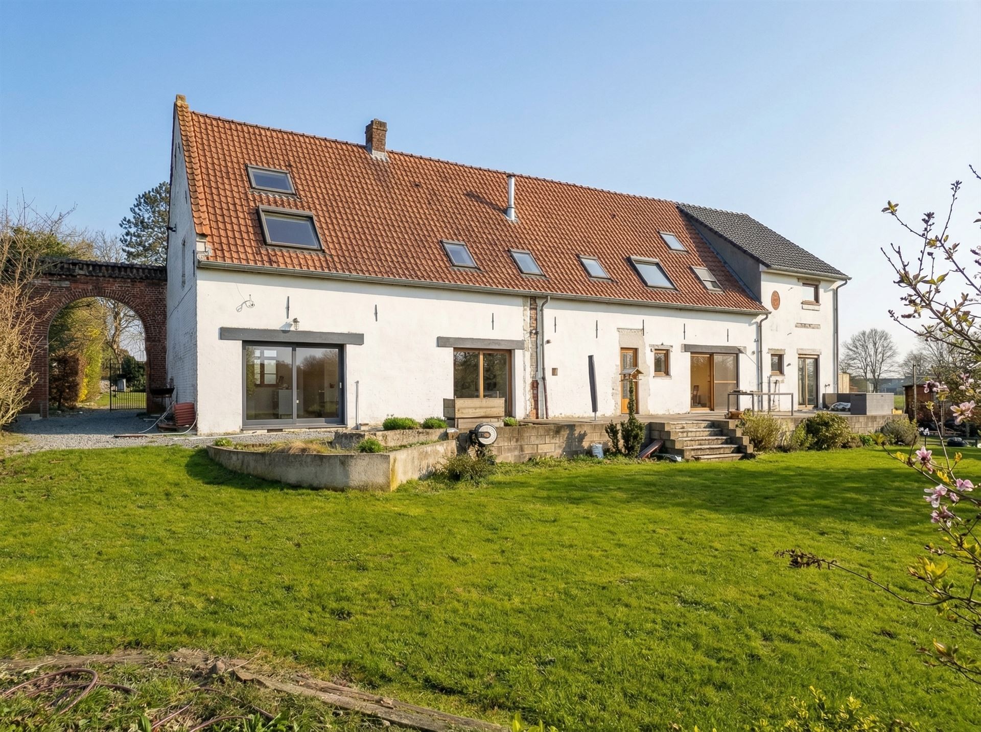 Magnifique et imposante propriété dans le très recherché Bois-de-Lessines - photo 3