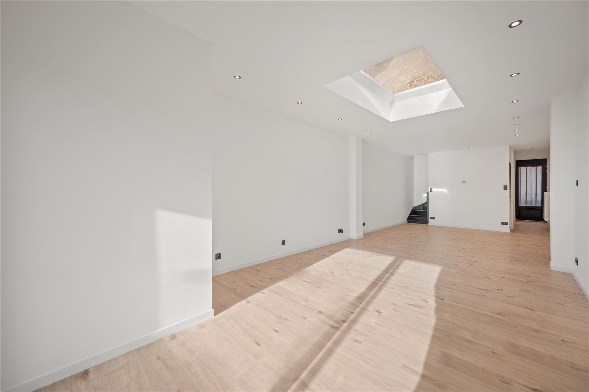 Vernieuwde woning met 3 kamers en tuin in rustige straat - foto 3