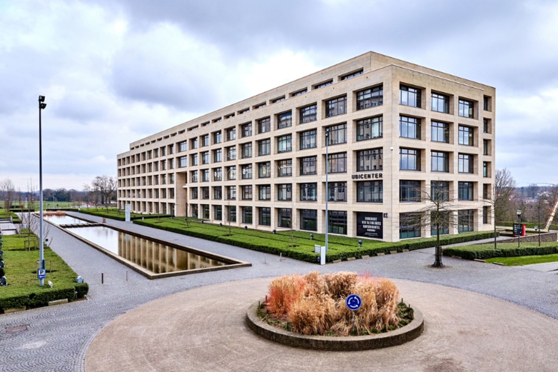 Commercial for rent in Leuven - photo 2
