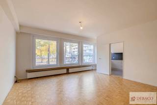 Prachtig ruim appartement met 3 slk op toplocatie!Bent u op zoek naar een mooi appartement in het centrum van Wilrijk? Dit appartement beschikt over...