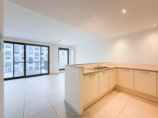 LICHTRIJK en ENERGIEZUINIG APPARTEMENT met DOORDACHTE INDELING en ZONNIG TERRAS in hartje OUDENAARDE! Dit recente 2-SLAAPKAMERAPPARTEMENT op de...