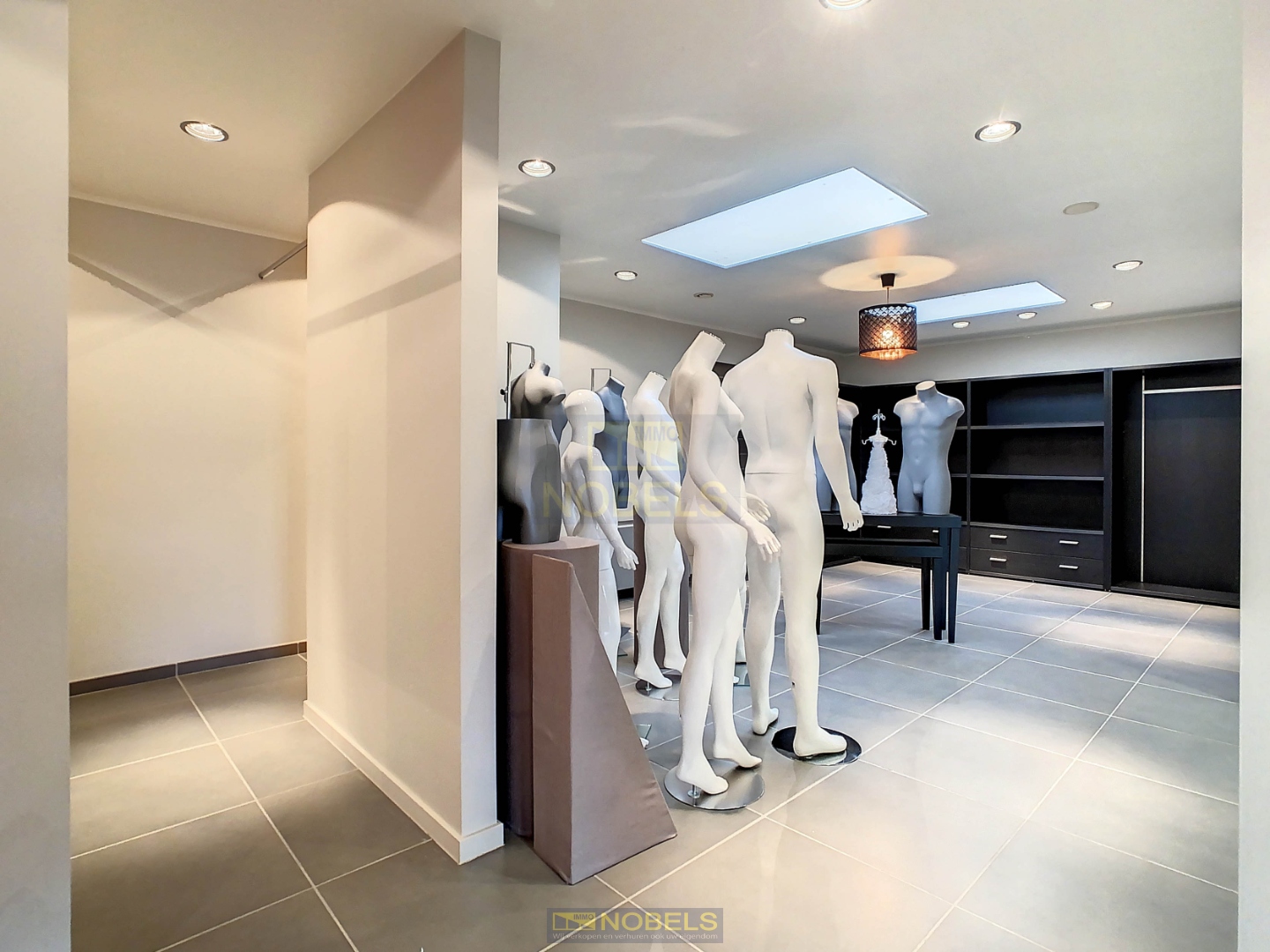 Te koop, handelsruimte met 2-slaapkamerappartement op gunstige ligging te Dikkelvenne (Gavere) - foto 5