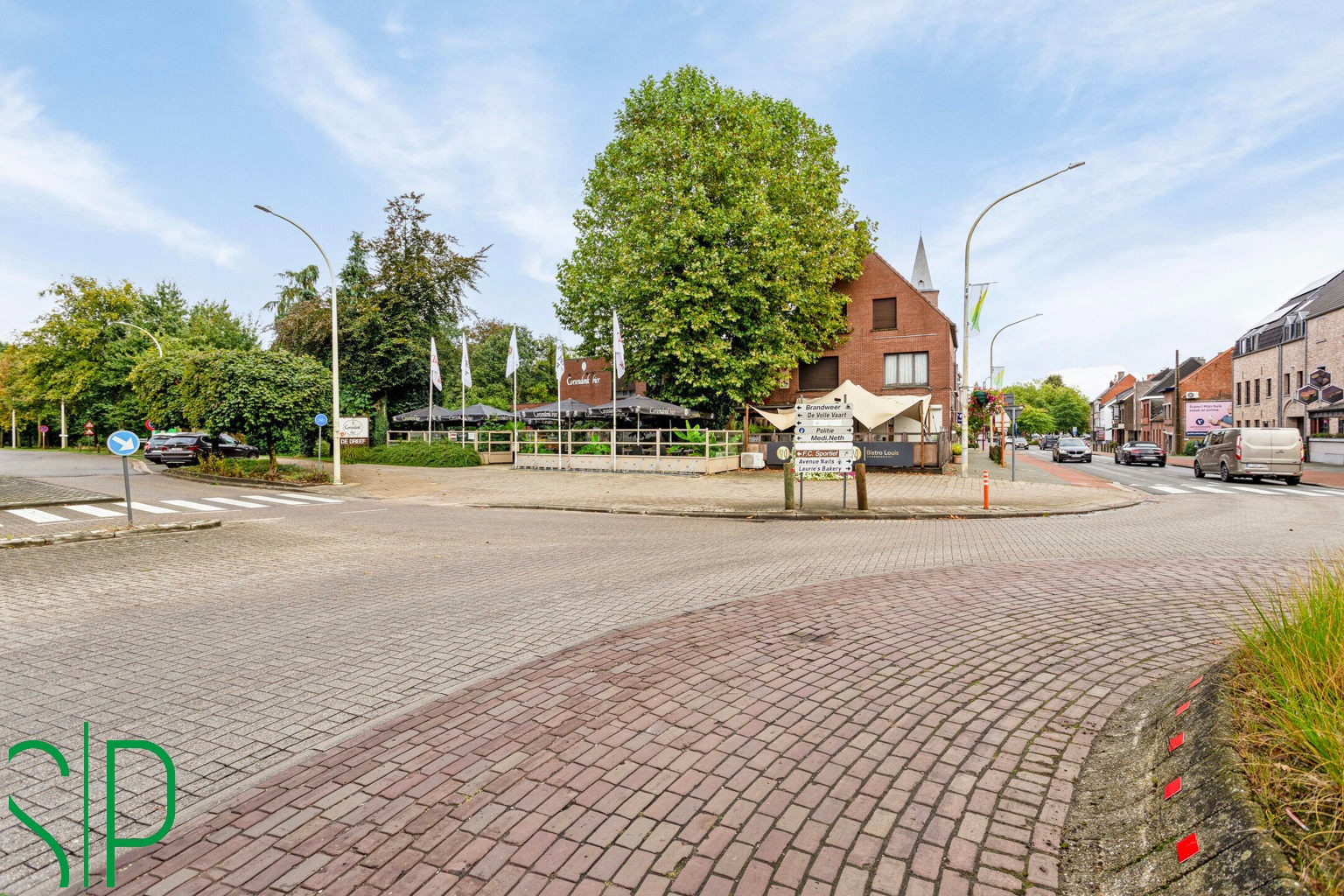 Opbrengsteigendom met 2 handelspanden en 2 appartementen. - foto 5