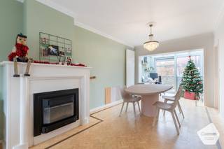 OPENDEURDAG OP ZATERDAG 20 DECEMBER tussen 9u00 en 12u00  (op afspraak)Lichtrijke instapklare woning in het centrum van Brugge en nabij het t'Zand...