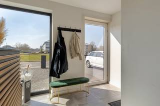 Topligging met maximale visibiliteit – praktijkruimte met instapklare woonstOp een uiterst commerciële locatie aan de op- en afrit van Mechelen Zuid...