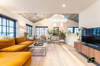 Op zoek naar een instapklare, ruime woning op een rustige ligging? Deze charmante woning werd volledig energetisch en kwalitatief gerenoveerd en...