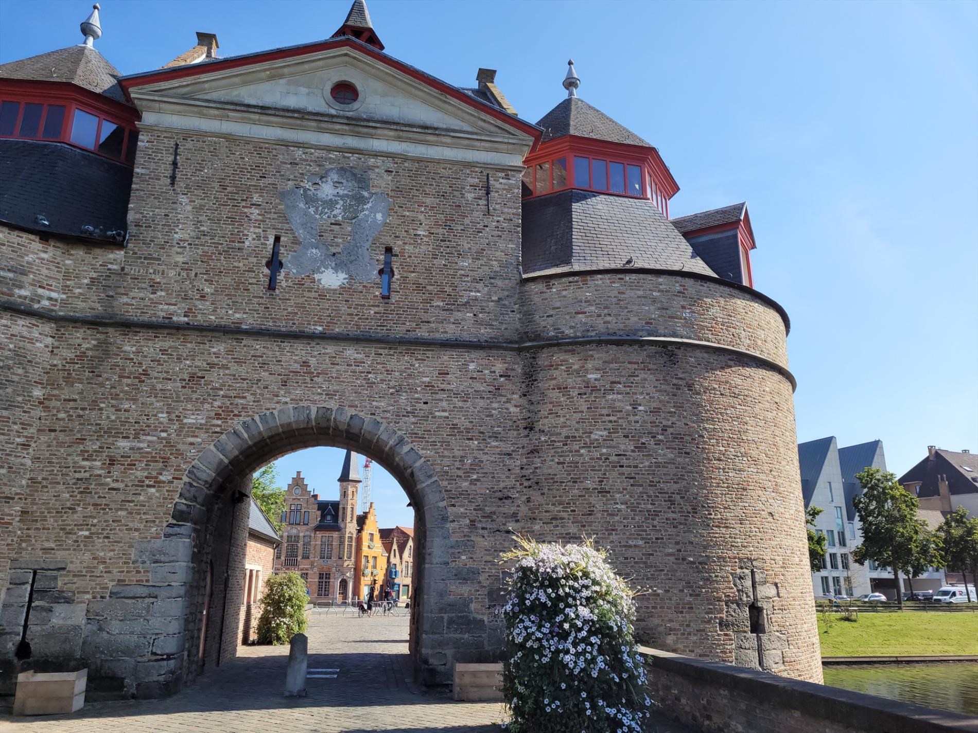 Commercial for sale in Bruges - photo 2