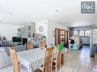 Moderne en energiezuinige villa in doodlopende straat in Vossem (Tervuren). Gedeeltelijk tuinonderhoud inbegrepen in de huurprijs! Het huis bevat...