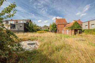   Située dans un quartier verdoyant et accueillant pour les enfants, cette rue offre une combinaison parfaite de tranquillité et d'accessibilité...