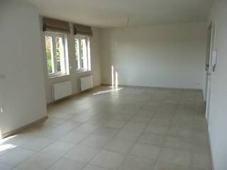 Gelegen in de prachtige Residentie Ferris en bestaande uit : inkom, berging, apart toilet, ruime living, half-open keuken, 2 slaapkamers,...