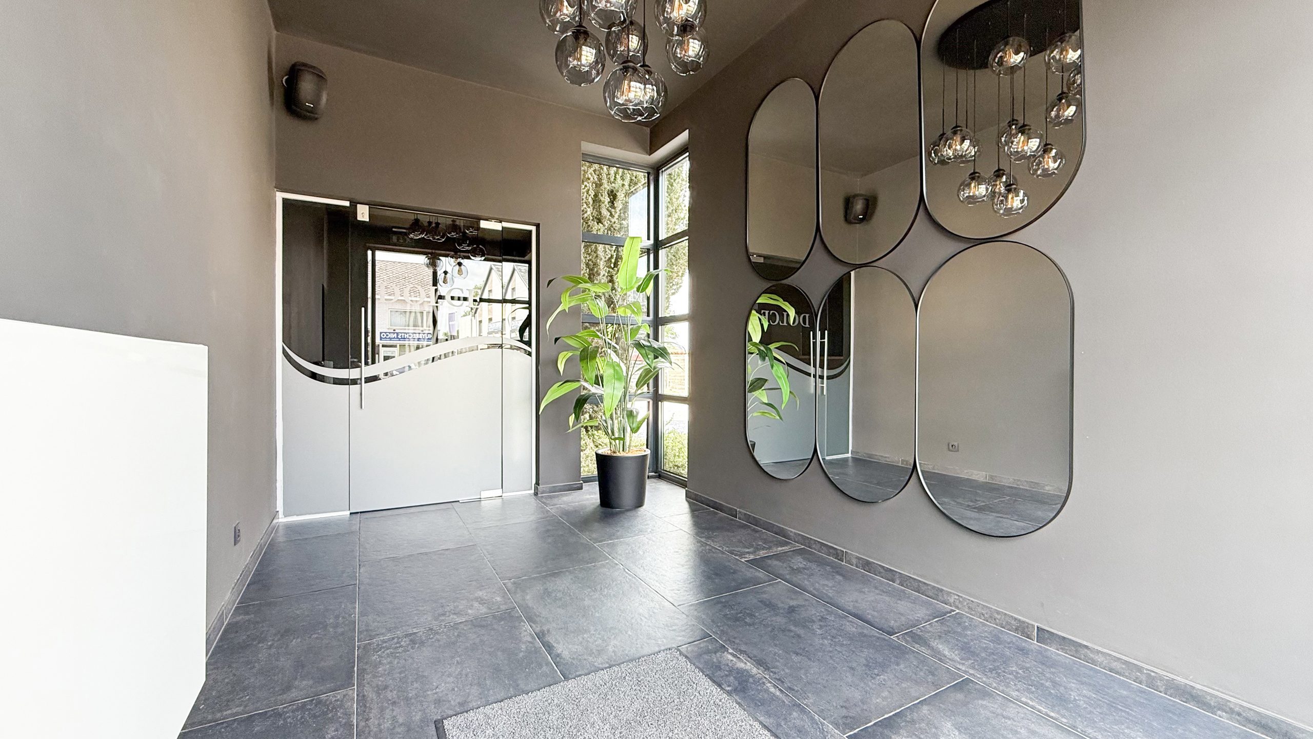 Prachtig handelspand met woonst op toplocatie (40are grond)! - foto 2