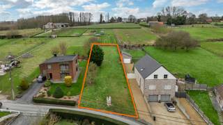 Voor meer informatie of een bezoek, bel 02/532.22.57 - Sint-Martens-Lennik (Lennik): In een rustige straat en op een strategische locatie,...