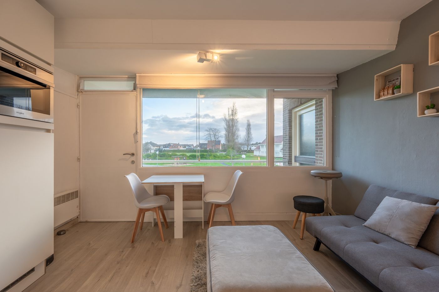 Gerenoveerd appartement op toplocatie met verschillende recreatiefaciliteiten in De Haan - foto 4