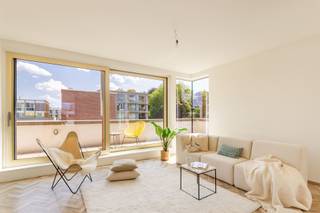 RUIM DUPLEX-APPARTEMENT MET GROOT TERRAS EN TOPLIGGING! In Residentie Marpent "Het Midden II", een kleinschalig gebouw met 14 appartementen, bevindt...